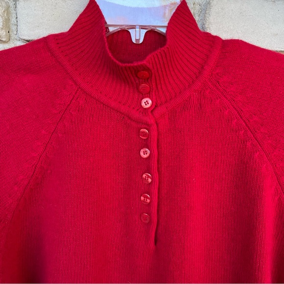 Vintage red pullover sweater with removable shoulder pads. Lambs wool blend - Picture 2 of 8